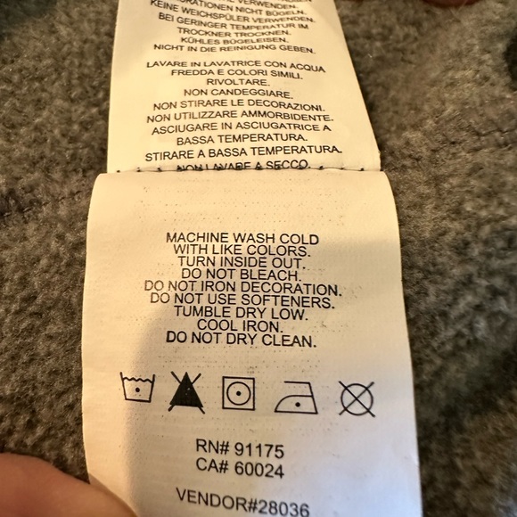 Fila Zip Up Hoodie Sweater Gray Size Medium. - Picture 8 of 9